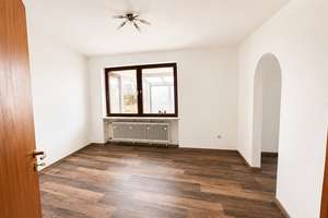 Ein Zuhause der Extraklasse – Exklusiver Bungalow mit außergewöhnlichem Wohnflair – Die vollständige Adresse der Immobilie erhältst du vom Anbieter., 95100 Selb – Vorschaubild 10