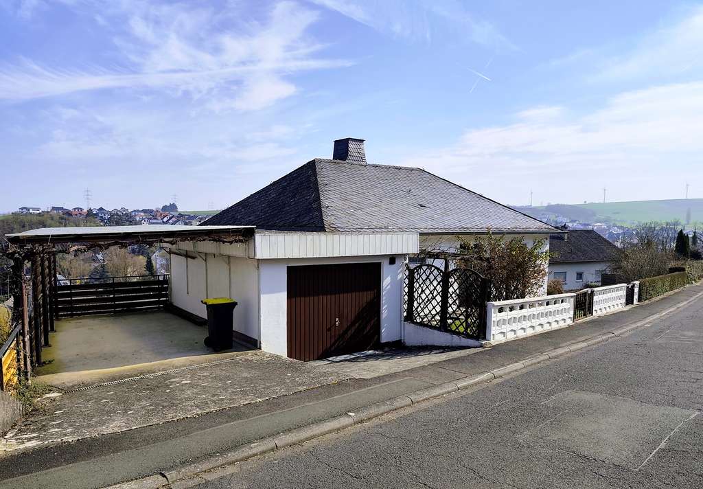 Immobilie in Hahnstätten - Open House Besichtigung für handwerklich Begabte mit Vision: Immobilie mit tollem Fernblick - Bild 1