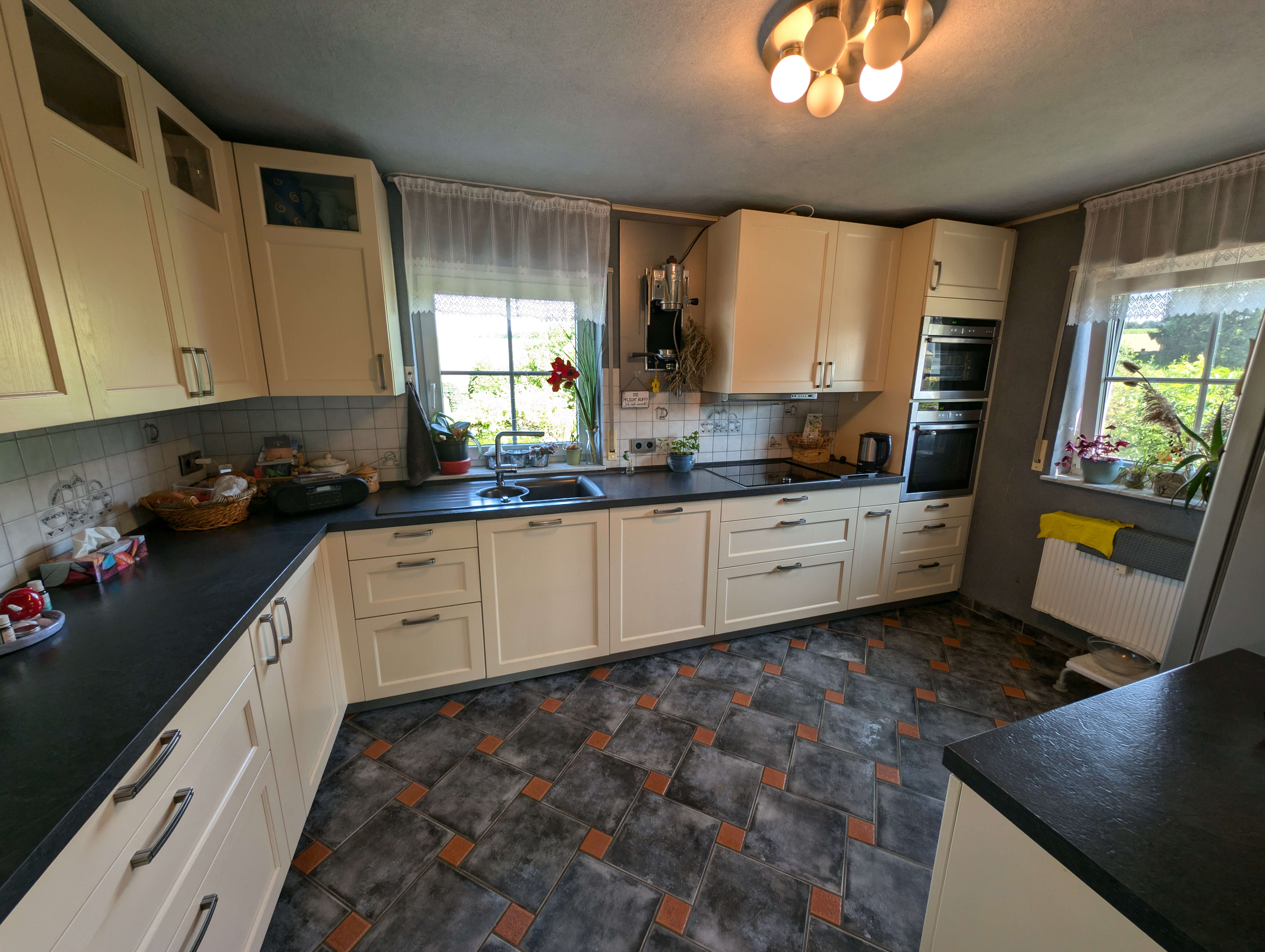 Immobilie in Oberstadion - Gepflegtes Zweifamilienhaus in Hundersingen/Oberstadion – Ihr Traum vom Eigenheim wird wahr! - Bild 1