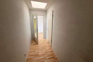 Großzügige 2-Zimmer-Dachgeschoss-Wohnung mit Weitblick! – Treskowstraße 30, 13089 Heinersdorf, Berlin – Vorschaubild 2