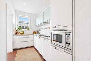 Penthouse mit Elbpanorama in Blankenese Tiefgarage · Glasaufzug · barrierearm – Die vollständige Adresse der Immobilie erhältst du vom Anbieter., 22587 Blankenese, Hamburg – Vorschaubild 3