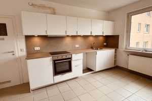 Attraktive 2-Zimmer-Wohnung mit Einbauküche in Wuppertal – Albertstraße 88, 42289 Wuppertal – Vorschaubild 2