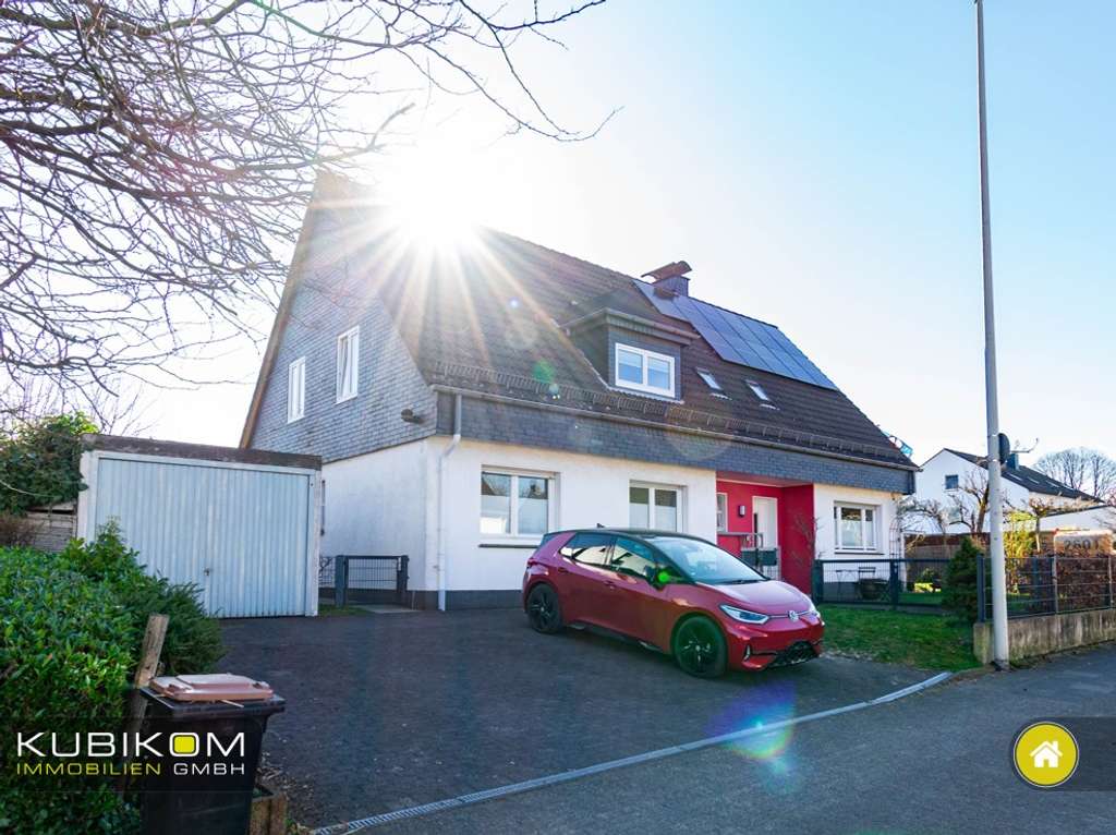 Gräfrath. Vier-Zimmer-Wohnung mit schönem Garten und tollem Blick.