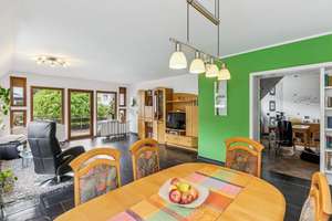 Modernisierte 4 ZKB mit EBK, Balkon & Garage in zentraler Lage am Rosterberg – Die vollständige Adresse der Immobilie erhältst du vom Anbieter., 57074 Siegen, Siegen – Vorschaubild 3