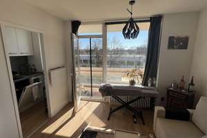 Helles Möbliertes 1-Zimmer-Apartment mit Süd-Loggia & Parkplatz – Regina-Ullmann-Straße 20, 81927 Johanneskirchen, München – Vorschaubild 11