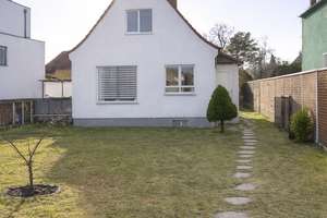 Familienhaus in Berlin-Rosenthal – 6 Zimmer, 647 m² Grundstück, Südterrasse & großer Garten
