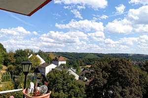 Schöne 3-Zimmerwohnung mit Balkon und Weitblick in ruhiger Gegend