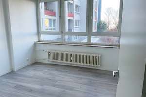 Schöner Wohnen auf 2 Ebenen! Renovierte 5 Zimmer, 2 Bäder, Loggia, gute Raumaufteilung, Abstellraum – Gropiusweg 15, 44801 Querenburg, Bochum – Vorschaubild 10