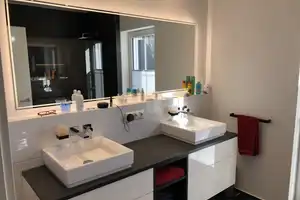 Hochwertig ausgestattete DHH im Stadtvilla-Stil mit hochwertiger Einbauküche und Massivholzparket – Ensbachstraße 2a, 89420 Dillingen an der Donau (Kreis) – Vorschaubild 15