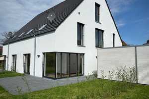 Bezugsfertig! Attraktive Neubau-DHH KfW 55 top Ausstattung Dielenböden 33659 Bi.-Senne – Bielefeld – Vorschaubild 1