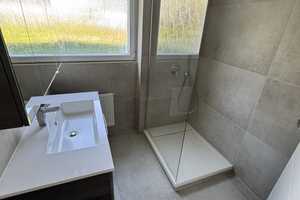 Erstbezug nach Komplettsanierung – 3-Zimmer-Wohnung mit 2 Balkonen und Garage – Schattenbergstraße 16, 75180 Pforzheim – Vorschaubild 2