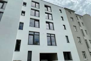 2021 frisch saniert / KfW-70: WE-Nr. 3, hochwertige & lichtdurchflutete 3-Zimmer Wohnung  mit Balkon