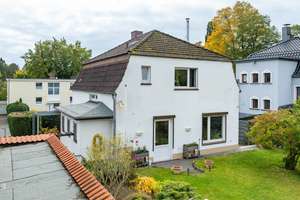 Stilvolle Stadtvilla mit schön eingewachsenem Garten und Garage – Die vollständige Adresse der Immobilie erhältst du vom Anbieter., 23611 Bad Schwartau – Vorschaubild 23