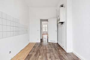 Bezugsfreie 4-Zimmer Wohnung / Altbau / Balkon / 1. OG – Große Seestraße 18, 13086 Weißensee, Berlin – Vorschaubild 4