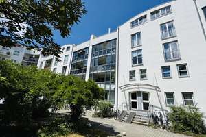 Große verglaste Südloggia! Das Highlight dieser geräumigen 3-Zimmer-Wohnung! – Die vollständige Adresse der Immobilie erhältst du vom Anbieter., 81369 Untersendling, München – Vorschaubild 2