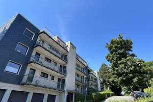 Nebeneinander liegende Wohneinheiten in guter Lage zur gemeinsamen Nutzung mit XXL-Balkon