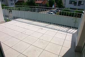 Bj. 2016 mit Topausstattung! 3 ZKBB - 120 m² mit EBK + Massivparkett Ortsmitte Dotzheim € 560.000,-