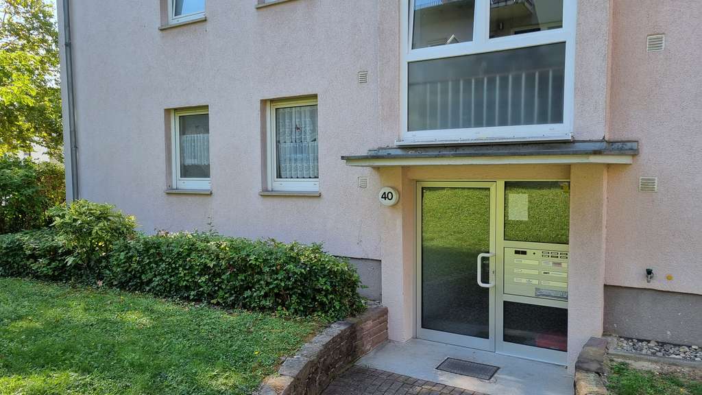 3 ZKB EG-Wohnung in sehr zentraler Lage in Wiesbaden mit Garage, Dachboden, Keller und Gartenanteil.