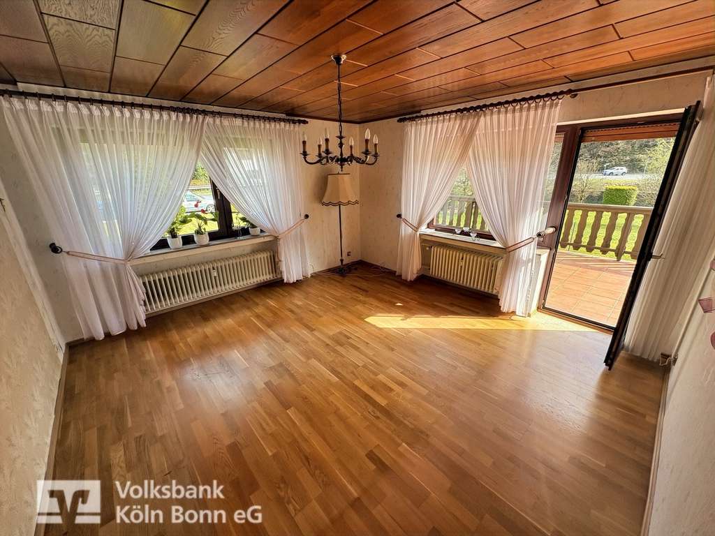 Immobilie in Eitorf - Eitorf - gepflegtes Zweifamilienhaus mit viel Platz - Bild 2