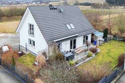 Familienfreundlich wohnen: Einfamilienhaus mit 2 Carportstellplätzen & unverbautem Blick!