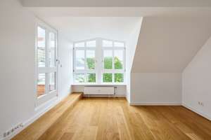 Großzügige 2-Zimmer-Dachgeschosswohnung mit Terrasse in Top-Lage nahe Ludwigkirchplatz – Die vollständige Adresse der Immobilie erhältst du vom Anbieter., 10719 Wilmersdorf, Berlin – Vorschaubild 12