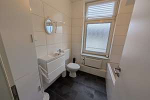 Helle 3-Zimmer-Wohnung ( 70 m²) mit hohen Decken und großen Fenstern in ruhiger Lage – Die vollständige Adresse der Immobilie erhältst du vom Anbieter., 47137 Untermeiderich, Duisburg – Vorschaubild 29