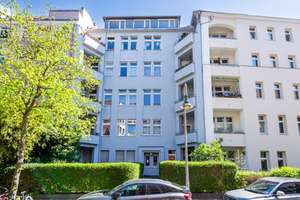 Vermietete 2-Zimmer-Wohnung mit Loggia in gepflegtem Gründerzeit-Ensemble, provisionsfrei – Am Bahnhof Westend 6, 14059 Charlottenburg, Berlin – Vorschaubild 1