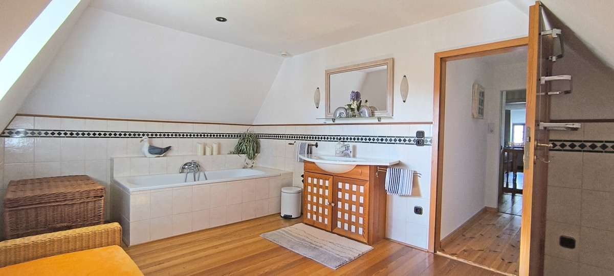 Immobilie in Risum-Lindholm - Traumhafte Friesenkate mit liebevoll angelegtem Garten - Bild 5