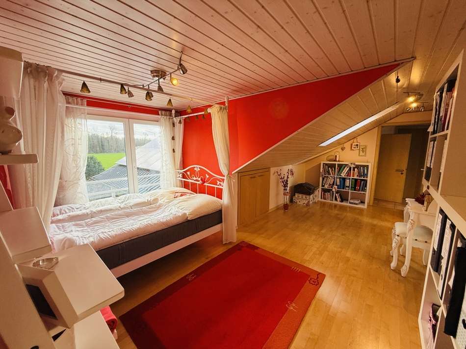 Zimmer 2 OG