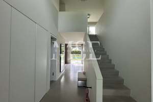 Exklusives Wohnen im Bauhausstil | Luxuriöses & hochwertiges Einfamilienhaus | Baureserve, Pool & PV – Die vollständige Adresse der Immobilie erhältst du vom Anbieter., 14167 Lichterfelde, Berlin – Vorschaubild 2