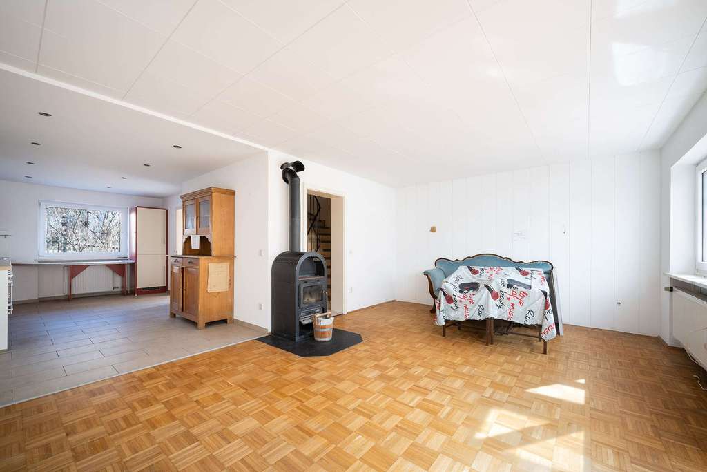 Immobilie in Moosinning - Doppelhaushälfte mit Wintergarten, Balkon und großem Gestaltungspotenzial - Bild 4