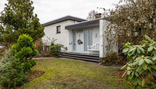 Bild von *** seltener SEEBLICK in einer der TOP LAGEN von GANDERKESEE HEIDE mit GARAGE und WINTERGARTEN ***