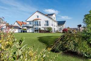 Flexibel nutzbare Premium-Residenz am Feldrand von Wehrheim - bis zu 4 Einheiten & weiterem Bauplatz – Die vollständige Adresse der Immobilie erhältst du vom Anbieter., 61273 Wehrheim – Vorschaubild 1
