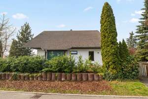 Attraktives Ferienhaus mit starker Nachfrage
Renditestarke Kapitalanlage
IN LÖFFINGEN-DITTISHAUSEN – Die vollständige Adresse der Immobilie erhältst du vom Anbieter., 79843 Löffingen – Vorschaubild 2