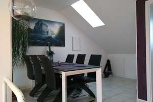 Charmante 3-Zimmer-Dachgeschoß Wohnung mit Balkon in Köln-Urbach – Die vollständige Adresse der Immobilie erhältst du vom Anbieter., 51145 Urbach, Köln – Vorschaubild 4