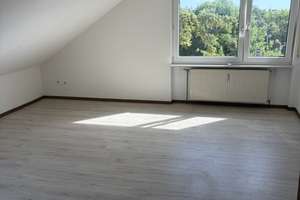 helle 1-Zimmer-Dachgeschosswohnung in Karlsruhe-Knielingen