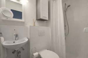 Renovierte DG-Wohnung in ruhiger grüner Lage mitten im historischen Ortskern von Riem, Whg.-Nr. 201 – Die vollständige Adresse der Immobilie erhältst du vom Anbieter., 81829 Trudering-Riem (Ortsteil), München – Vorschaubild 14