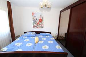 Zweifamilienhaus mit großzügigem Grundstück und Entwicklungspotential in Frankfurt-Harheim – 60437 Harheim, Frankfurt am Main – Vorschaubild 7