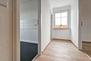 Bestens sanierte 2-Raum-Wohnung in Zwickau – Eckersbacher Höhe 31, 8066 Eckersbacher Höhe (E1-E4), Zwickau – Vorschaubild 2
