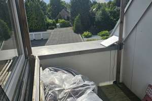 Helle Wohnung mit EBK und Loggia