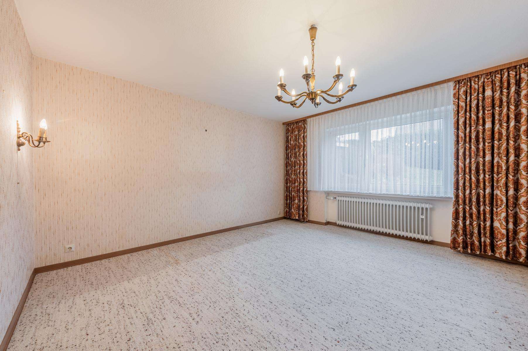 Immobilie in Altweidelbach - Großzügiger Bungalow mit Garage, möglicher Einliegerwohnung und pflegeleichter Grünfläche - Bild 5