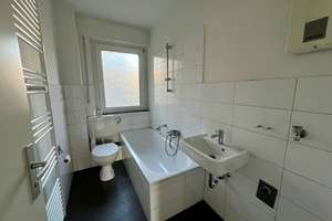 LEER WERDENDE 3 ZIMMER WOHNUNG MIT SÜDBALKON! – Mintarder Weg 6, 40472 Unterrath, Düsseldorf – Vorschaubild 3