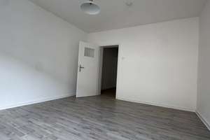 Renovierte Etagenwohnung in zentraler Lage