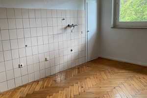 3-Meter hohe Decken & Echtholzparkett im Grünen – Platanenhof 9, 47053 Duisburg – Vorschaubild 3