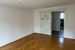 3-Zimmer Wohnung mit Balkon und Garage in Stuttgart-Stammheim