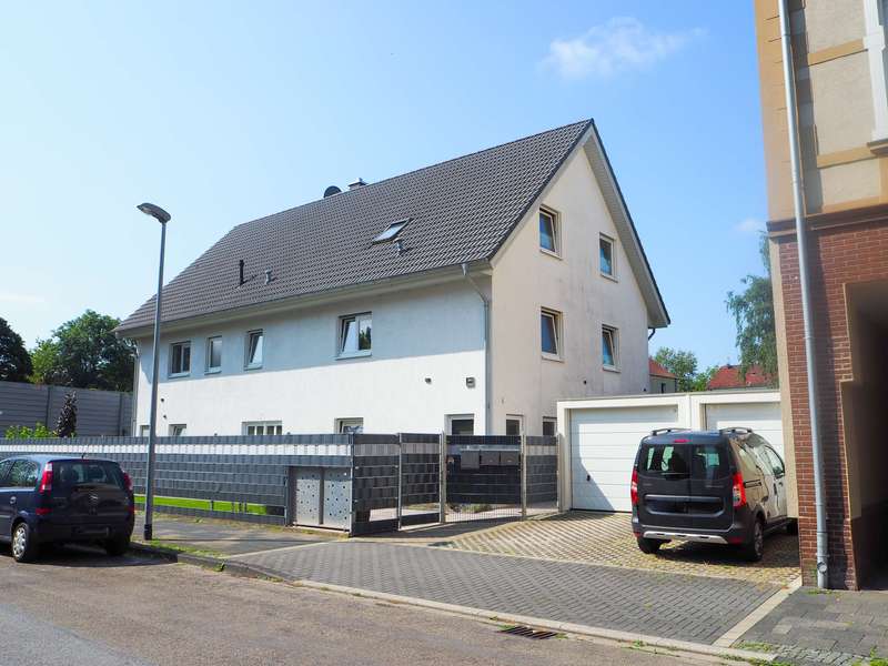 2-Fam.-Haus mit vielseitigen Nutzungsmöglichkeiten und enorm viel Platz. Sie werden überrascht sein!