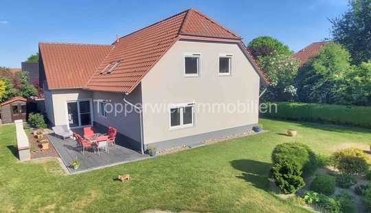 Bild von Zweifamilienhaus provisionsfrei, Top-Renoviert, Sauna, Keller, Doppelgarage, Terrassen