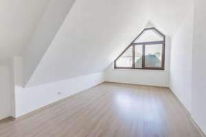 Ihr neues Zuhause in Wiesbaden-Aukamm stilvolles RMH mit Platz für die ganze Familie – Die vollständige Adresse der Immobilie erhältst du vom Anbieter., 65191 Bierstadt, Wiesbaden – Vorschaubild 11