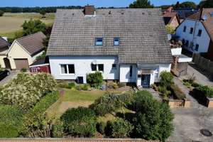 Großes Eigenheim mit Einliegerwohnung – Die vollständige Adresse der Immobilie erhältst du vom Anbieter., 31275 Lehrte – Vorschaubild 2