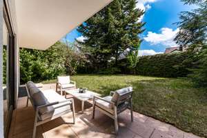 Freistehendes Einfamilienhaus mit Garten und Entwicklungspotenzial – Die vollständige Adresse der Immobilie erhältst du vom Anbieter., 81739 Waldperlach, München – Vorschaubild 2